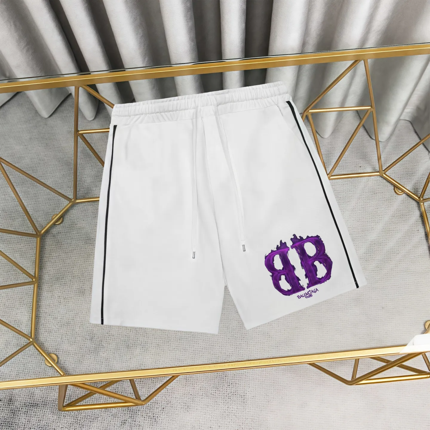 ￼ ￼ Balenciaga 1:1 380 1×1 Same Style logo OS 200 ：Black，White Size：XS-L